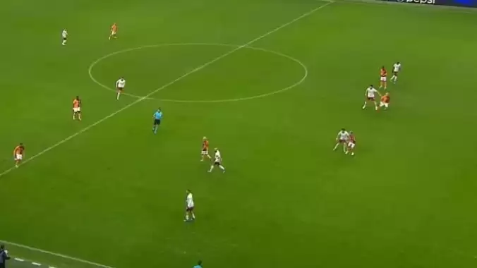 Galatasaray – ManU maçında Icardi attı, milimetrik ofsayt devreye girdi