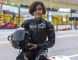 5 yaşında kullanmayı öğrendiği motosikletiyle yaşından fazla kupa kazandı