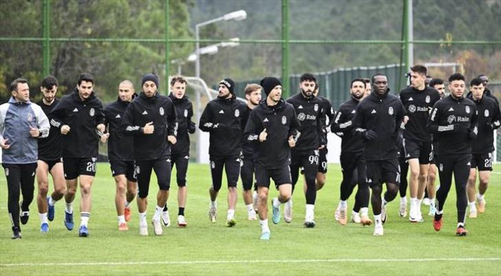 Beşiktaş’ın Fenerbahçe derbisinde başlayacağı ilk 11’i belli oldu