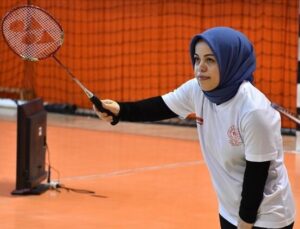Para badminton Türkiye şampiyonu Kübra Çevik, yeni başarılara gözünü dikti