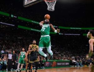 Celtics, Warriors’ı 52 sayı farkla yenerek serisini 11 maça uzattı!